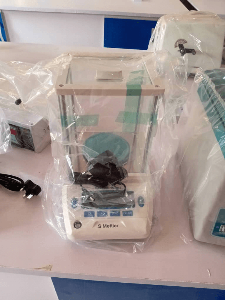 4-decimal-digital-analytical-balance-2