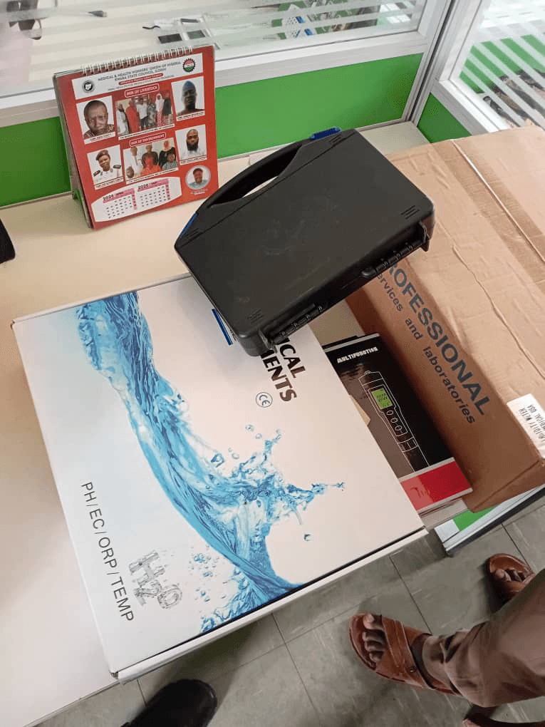 model-ph-2603-multi-parameter-benchtop-water-quality-meter-3